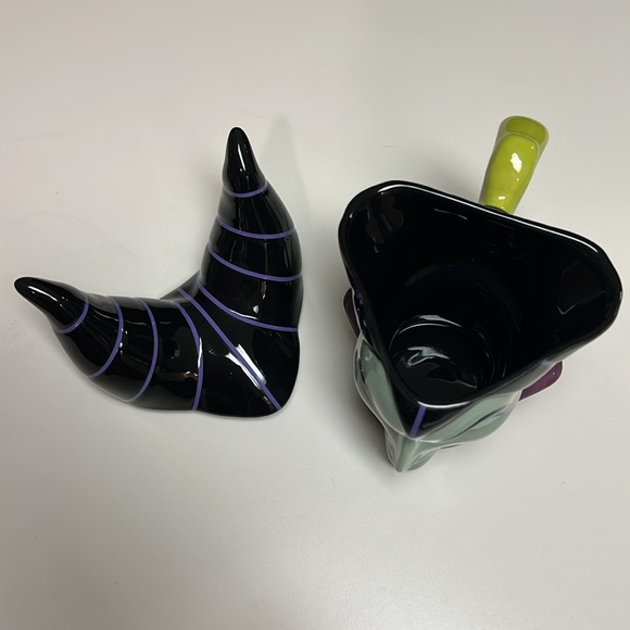 Disney Maleficent lidded mug - Picture 6 of 16